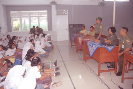 Infolahtadam I/BB Sosialisasikan Internet Kepada Pelajar SMAN 8 Medan